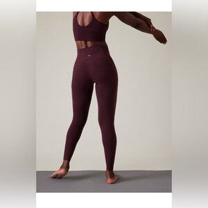*New with Tag* Athleta Salutation Stash Tight - Cabernet (S)